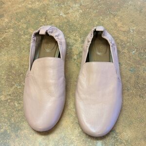 AEROSOLES Women's Flats in Light Pink